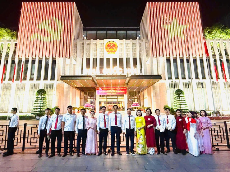Đoàn đại biểu phường Long Biên tham dự Lễ diễu binh, diễu hành tại Quảng trường Ba Đình- Ảnh 1.
