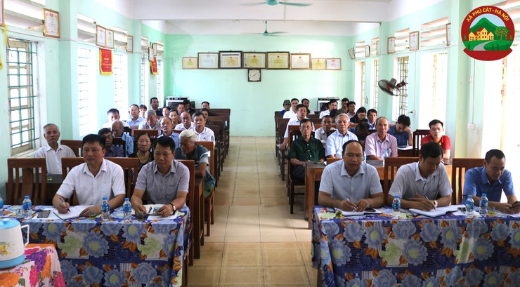 Đồng chí Phó Bí thư Thường trực Đảng ủy xã Phú Cát dự sinh hoạt chi bộ thôn Yên Thái- Ảnh 1.