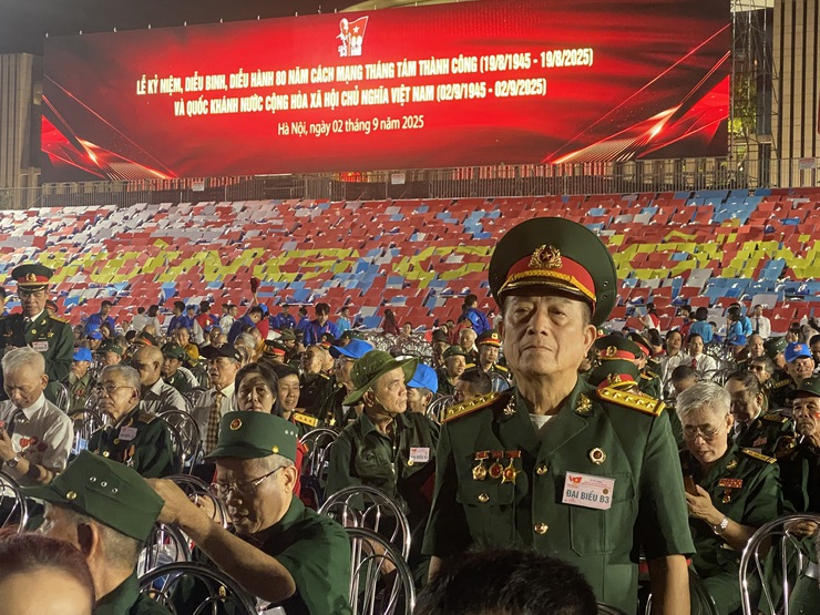 Đoàn đại biểu phường Long Biên tham dự Lễ diễu binh, diễu hành tại Quảng trường Ba Đình- Ảnh 2.