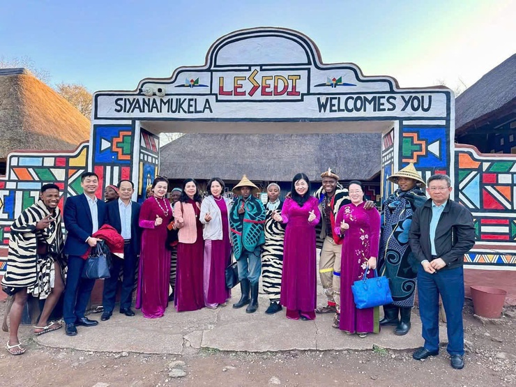 Hà Nội ban hành Kế hoạch triển khai Chương trình hành động của Chính phủ thực hiện Nghị quyết 59-NQ/TW về hội nhập quốc tế- Ảnh 3.