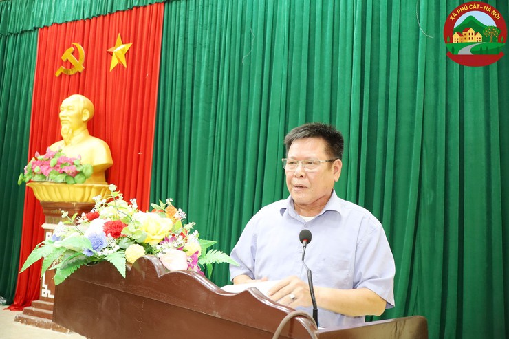 Đồng chí Bí thư Đảng ủy, Chủ tịch HĐND xã dự sinh hoạt chi bộ thường kỳ tháng 9 tại chi bộ thôn Long Phú- Ảnh 3.