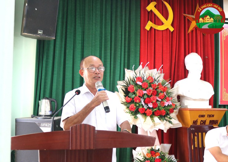 Đồng chí Phó Bí thư Thường trực Đảng ủy xã Phú Cát dự sinh hoạt chi bộ thôn Yên Thái- Ảnh 5.