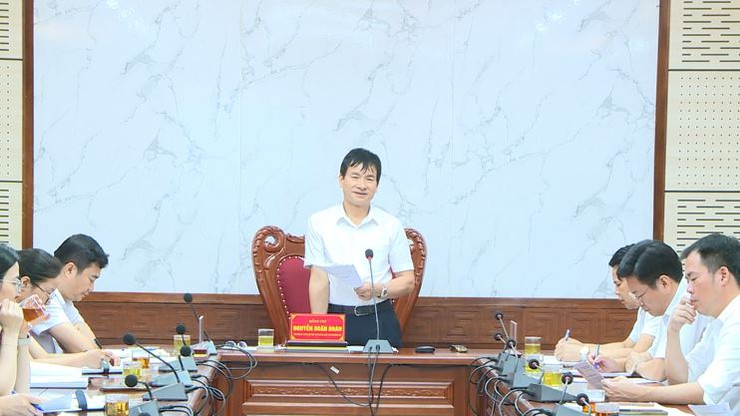 Thường trực Đảng ủy xã làm việc với các ngành nghe báo cáo một số nội dung quan trọng- Ảnh 1.