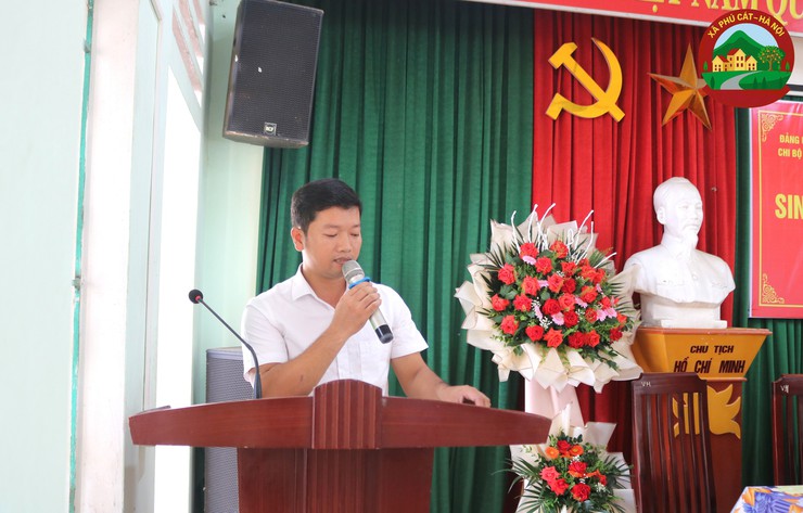 Đồng chí Phó Bí thư Thường trực Đảng ủy xã Phú Cát dự sinh hoạt chi bộ thôn Yên Thái- Ảnh 7.
