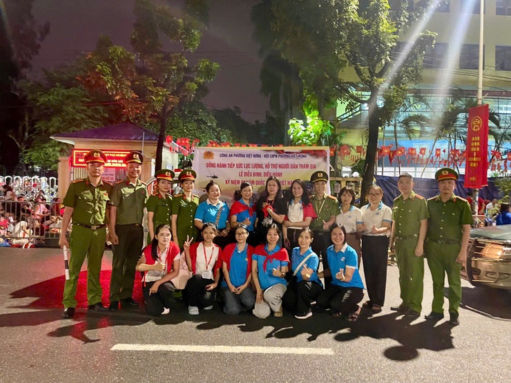 Phụ nữ phường Việt Hưng đồng hành hỗ trợ lực lượng làm nhiệm vụ A80- Ảnh 3.