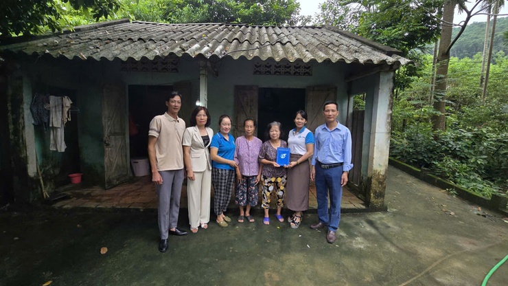 Ủy ban MTTQ xã Suối Hai thăm, tặng quà cho các gia đình có hoàn cảnh đặc biệt khó khăn nhân dịp Quốc khánh 2/9- Ảnh 4.