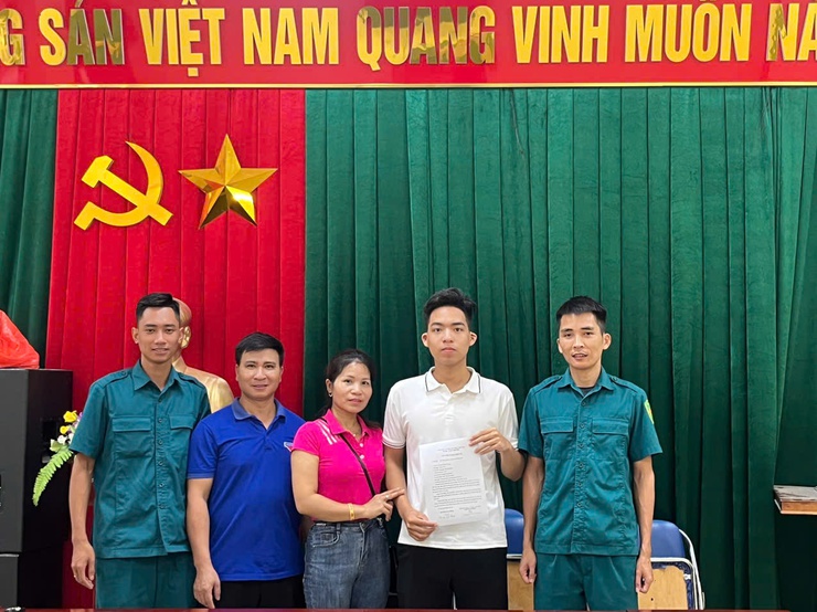 3 thanh niên xã Thanh Oai hăng hái viết đơn tình nguyện nhập ngũ năm 2026- Ảnh 3.