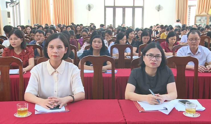 Đảng ủy xã Phúc Lộc tổ chức Hội nghị quán triệt, tuyên truyền Nghị quyết Đại hội đại biểu Đảng bộ xã Phúc Lộc lần thứ I, nhiệm kỳ 2025 - 2030; Thông tin tình hình thế giới, hoạt động đối ngoại nổi bật của Đảng, Nhà nước ta- Ảnh 3.