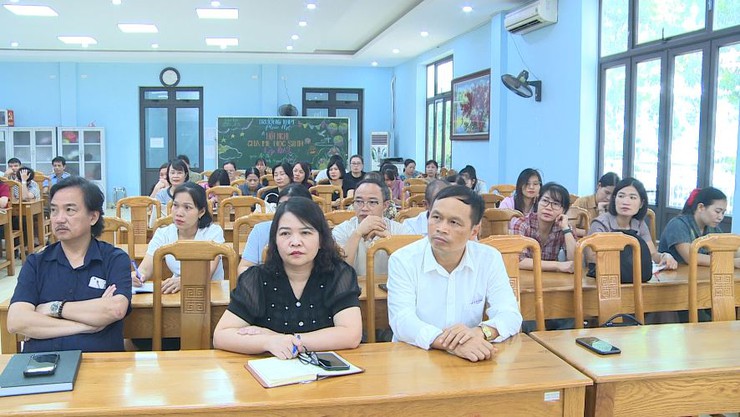 Đảng ủy xã Phúc Lộc tổ chức Hội nghị quán triệt, tuyên truyền Nghị quyết Đại hội đại biểu Đảng bộ xã Phúc Lộc lần thứ I, nhiệm kỳ 2025 - 2030; Thông tin tình hình thế giới, hoạt động đối ngoại nổi bật của Đảng, Nhà nước ta- Ảnh 5.