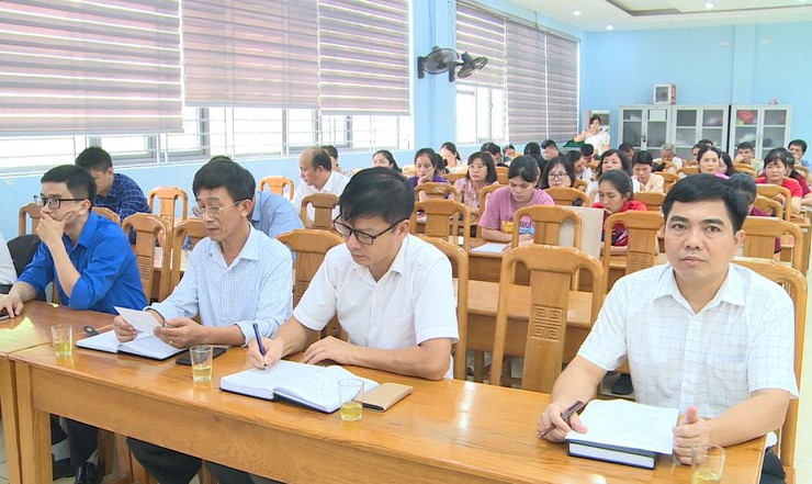 Đảng ủy xã Phúc Lộc tổ chức Hội nghị quán triệt, tuyên truyền Nghị quyết Đại hội đại biểu Đảng bộ xã Phúc Lộc lần thứ I, nhiệm kỳ 2025 - 2030; Thông tin tình hình thế giới, hoạt động đối ngoại nổi bật của Đảng, Nhà nước ta- Ảnh 6.