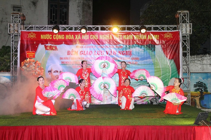 Nhân dân xã Quảng Bị hân hoan, phấn khởi đón mừng 80 năm Quốc Khánh 02/9- Ảnh 3.