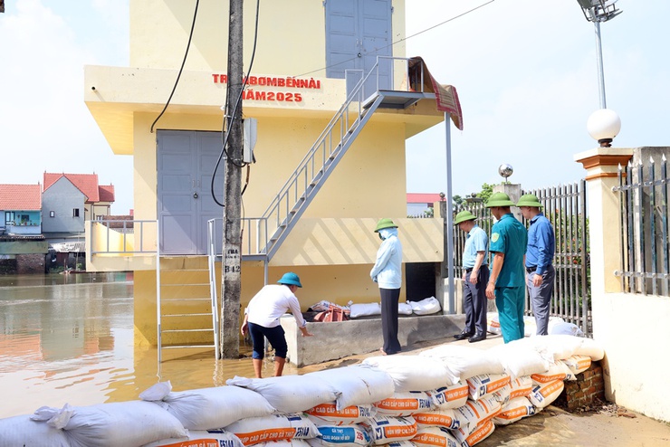 Quảng Bị: Triển khai công tác khắc phục hậu quả sau cơn bão số 5 tại một số thôn, xóm trên địa xã- Ảnh 7.
