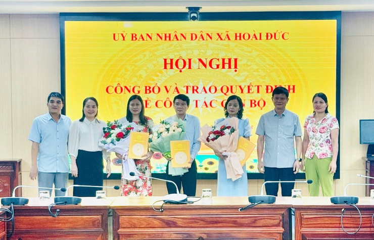 Xã Hoài Đức tổ chức hội nghị công bố và trao Quyết định về công tác cán bộ- Ảnh 5.
