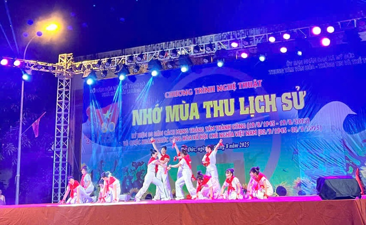 Ấn tượng chương trình nghệ thuật chào mừng 80  năm ngày Quốc khánh 2-9 tại xã Mỹ Đức- Ảnh 9.