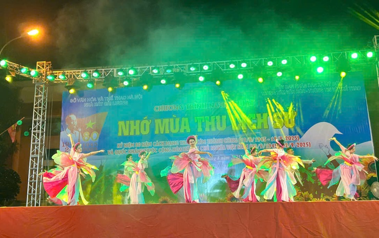 Ấn tượng chương trình nghệ thuật chào mừng 80  năm ngày Quốc khánh 2-9 tại xã Mỹ Đức- Ảnh 10.