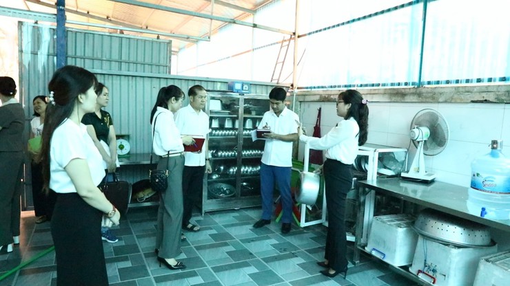 Thường trực HĐND xã khảo sát cơ sở vật chất trường học điểm Quyết Tiến- Ảnh 1.