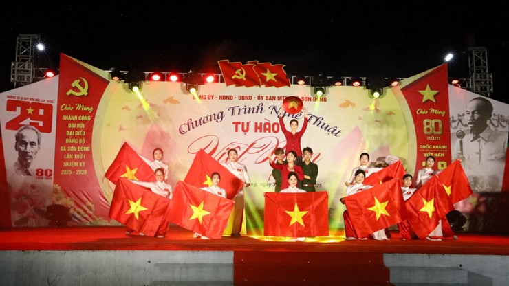 Sôi nổi chương trình nghệ thuật "Tự hào Việt Nam" tại xã Sơn Đồng- Ảnh 6.
