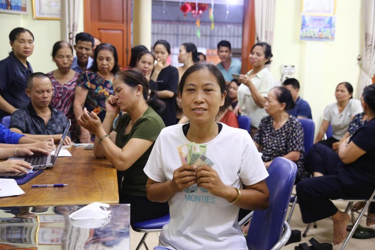 Nhân dân Dương Nội phấn khởi nhận quà Quốc khánh 2/9- Ảnh 4.