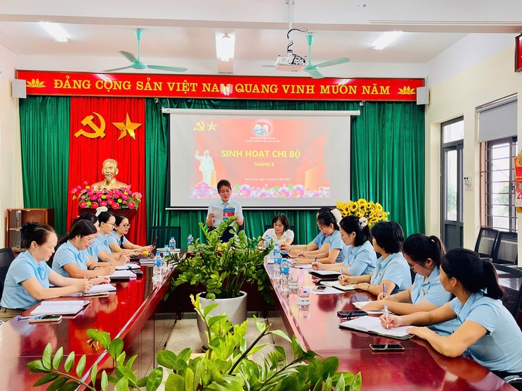 Các đồng chí lãnh đạo xã dự sinh hoạt chi bộ theo Chỉ thị số 50-CT/TW của Ban Bí thư Trung ương Đảng- Ảnh 8.
