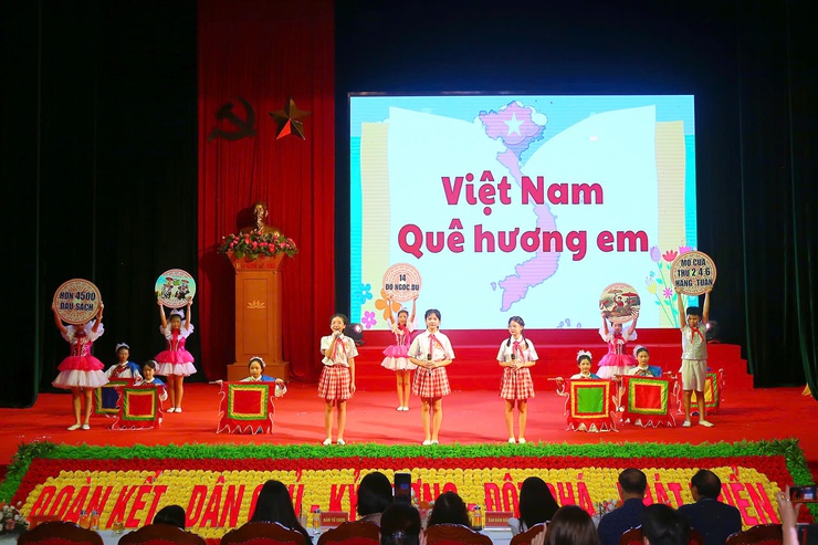 Phường Hai Bà Trưng tham gia Hội thi “Thiếu nhi Thủ đô tuyên truyền sách và Ca khúc măng non”  với chủ đề “Việt Nam quê hương em”- Ảnh 1.