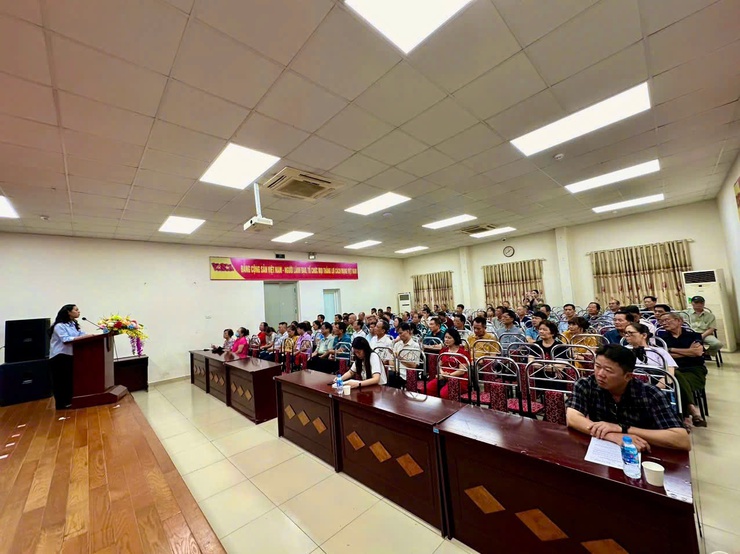 UBND PHƯỜNG VĂN MIẾU – QUỐC TỬ GIÁM GẤP RÚT TRIỂN KHAI TRAO QUÀ TẾT ĐỘC LẬP ĐẾN NHÂN DÂN TRÊN ĐỊA BÀN - Ảnh 1.