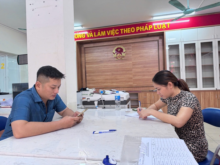 UBND PHƯỜNG VĂN MIẾU – QUỐC TỬ GIÁM GẤP RÚT TRIỂN KHAI TRAO QUÀ TẾT ĐỘC LẬP ĐẾN NHÂN DÂN TRÊN ĐỊA BÀN - Ảnh 2.