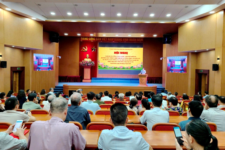 Hội nghị tập huấn công tác CCHC, chuyển đổi số, hướng dẫn thực hiện dịch vụ công trực tuyến và sử dụng các công cụ AI, tiện ích công nghệ số- Ảnh 1.