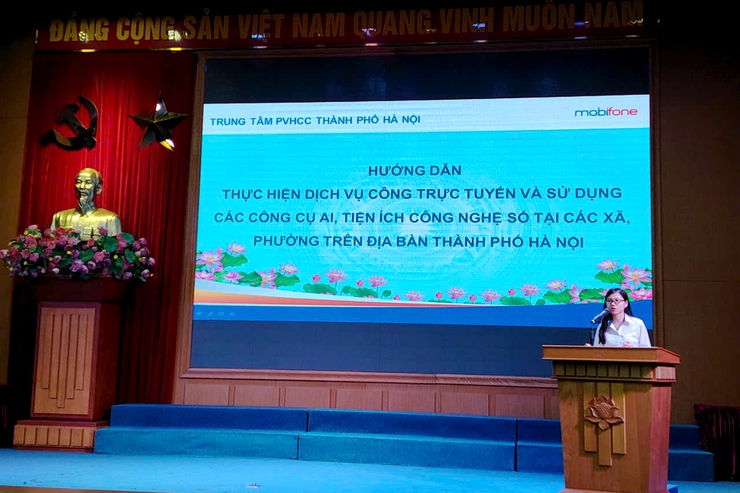 Hội nghị tập huấn công tác CCHC, chuyển đổi số, hướng dẫn thực hiện dịch vụ công trực tuyến và sử dụng các công cụ AI, tiện ích công nghệ số- Ảnh 2.