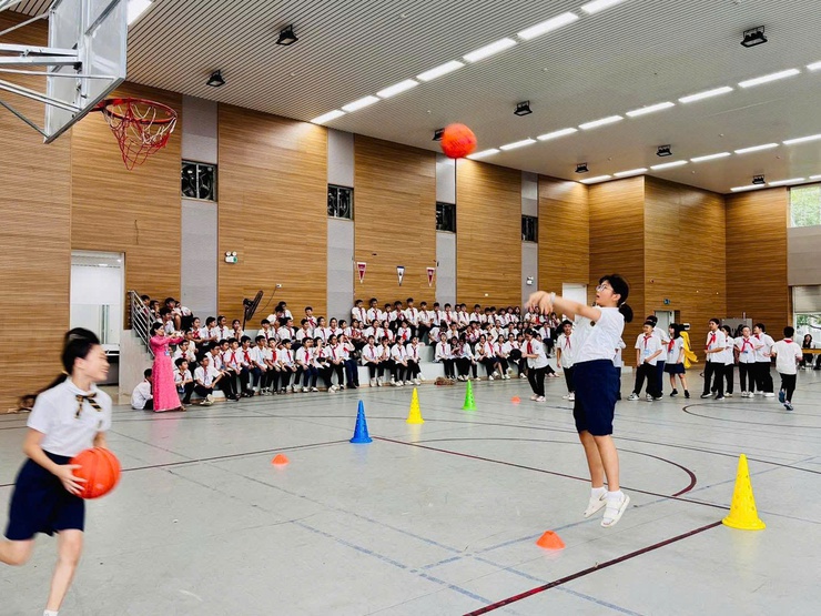 Trường THCS Long Biên tổ chức giao lưu văn hóa - ngôn ngữ với Trường Tiểu học Daeseong (Cheongju, Hàn Quốc)- Ảnh 11.