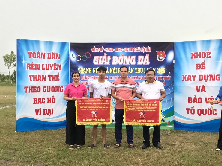 BẾ MẠC GIẢI BÓNG ĐÁ THANH NIÊN XÃ NỘI BÀI NĂM 2025- Ảnh 5.