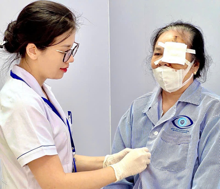Chăm sóc ánh nhìn - Chạm tới trái tim- Ảnh 4.