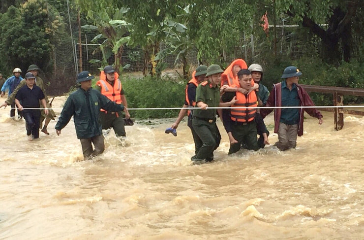 Chủ động ứng phó ngập úng do mưa lớn, nước sông dâng trên địa bàn xã Tiến Thắng- Ảnh 1.