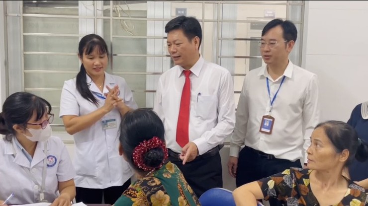 Trạm Y tế xã Phúc Thọ triển khai Chương trình phòng chống mù loà và khám, quản lý bệnh mạn tính không lây năm 2025 tại Điểm trạm Trạch Mỹ Lộc- Ảnh 4.