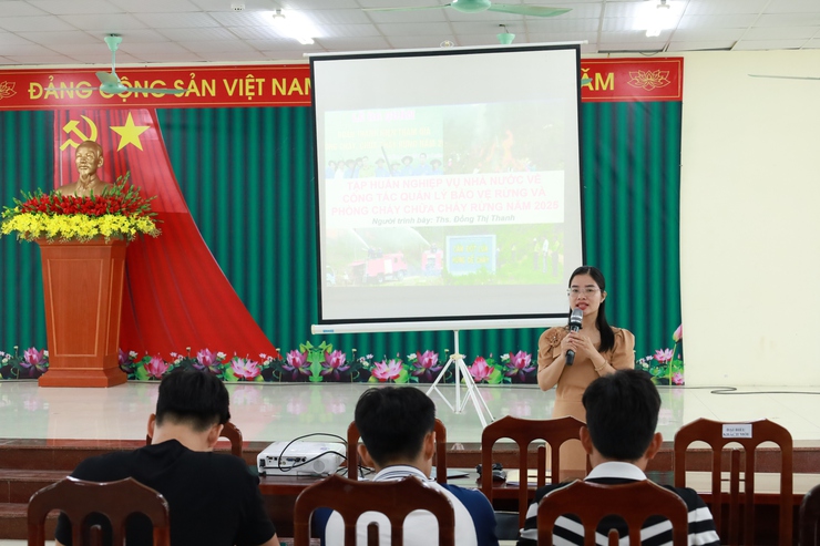 Xã Suối Hai tổ chức tập huấn công tác quản lý, bảo vệ rừng và PCCCR- Ảnh 1.