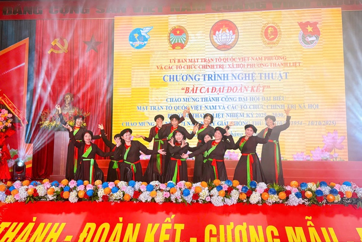 Đặc sắc chương trình văn nghệ chào mừng Đại hội đại biểu MTTQ Việt Nam và các tổ chức chính trị xã hội phường nhiệm kỳ 2025–2030- Ảnh 6.