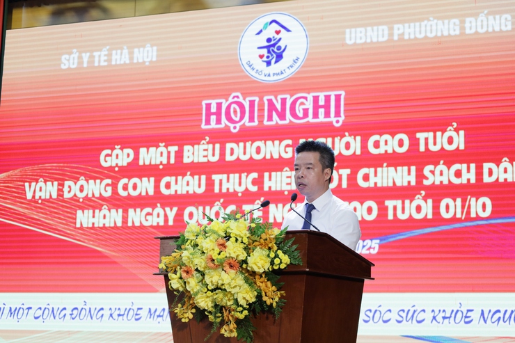 Gặp mặt biểu dương Người cao tuổi tiêu biểu trong công tác vận động con cháu thực hiện tốt chính sách dân số phường Đống Đa- Ảnh 2.