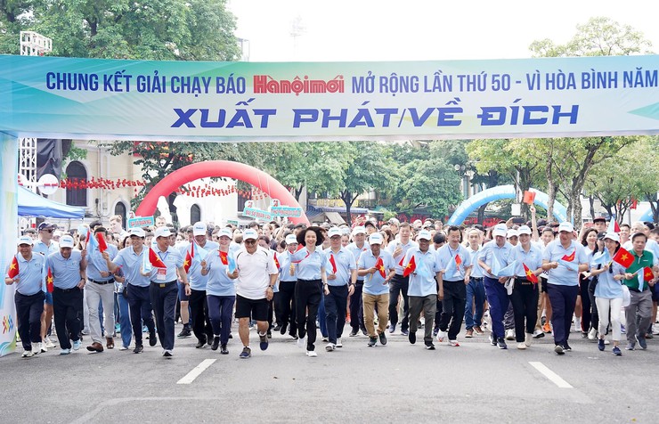 Chung kết Giải chạy Báo Hànộimới mở rộng lần thứ 50 - Vì hòa bình năm 2025- Ảnh 5.