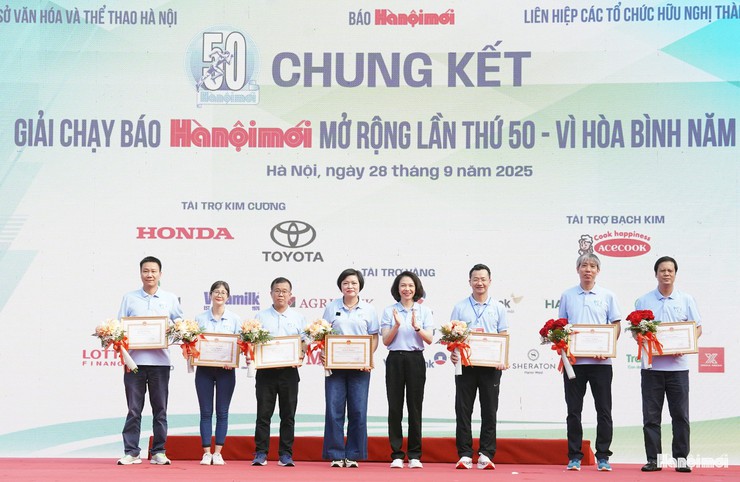 Chung kết Giải chạy Báo Hànộimới mở rộng lần thứ 50 - Vì hòa bình năm 2025- Ảnh 9.