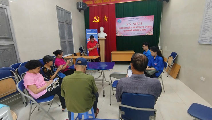 "Bình dân học vụ số" và "Tổ ứng cứu công nghệ" phường Hai Bà Trưng cán đích mục tiêu 45 ngày đêm chuyển đổi số.- Ảnh 6.