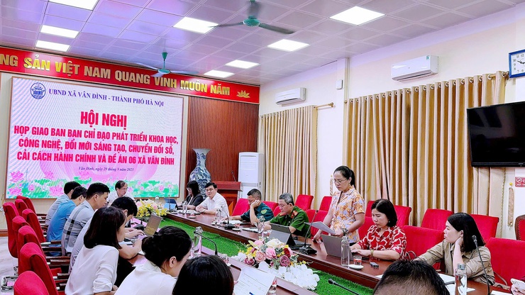 Xã Vân Đình: Đẩy mạnh phát triển khoa học, công nghệ, đổi mới sáng tạo, chuyển đổi số, cải cách hành chính.- Ảnh 3.