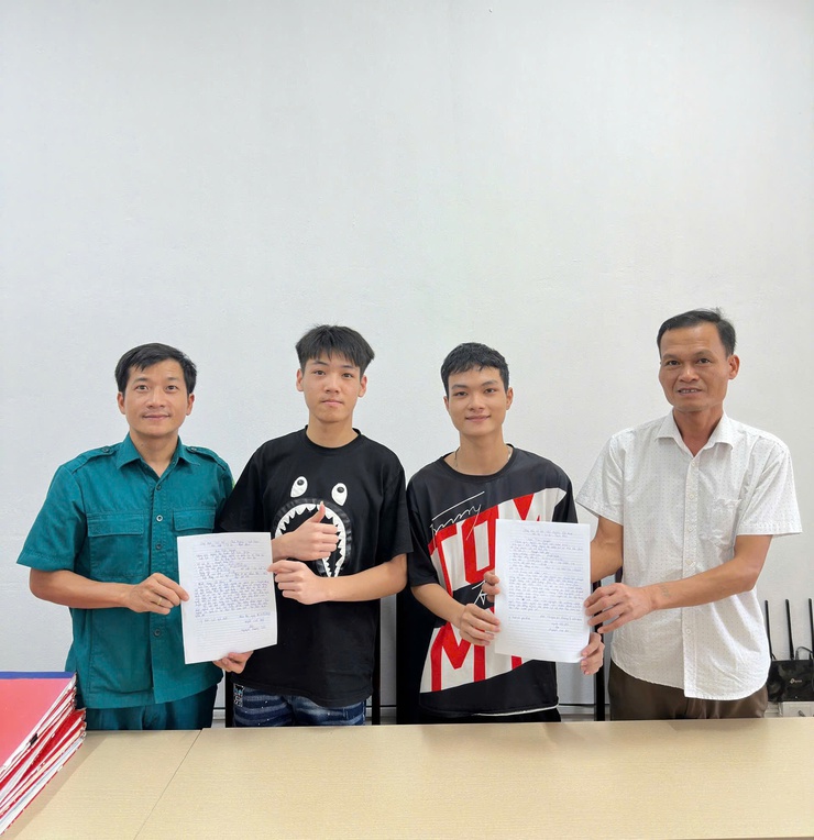 Thanh niên xã Phúc Thọ hăng hái viết đơn tình nguyện lên đường nhập ngũ năm 2026- Ảnh 2.