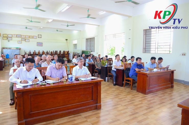 Đồng chí Đào Đức Anh- Phó bí thư thường trực Đảng ủy xã Kiều Phú dự sinh hoạt Đảng với Chi bộ thôn Thế Trụ- Ảnh 2.
