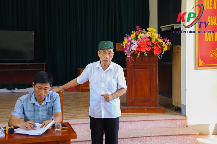 Đồng chí Đào Đức Anh- Phó bí thư thường trực Đảng ủy xã Kiều Phú dự sinh hoạt Đảng với Chi bộ thôn Thế Trụ- Ảnh 8.