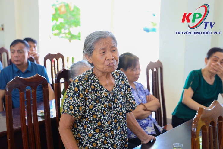 Đồng chí Đào Đức Anh- Phó bí thư thường trực Đảng ủy xã Kiều Phú dự sinh hoạt Đảng với Chi bộ thôn Thế Trụ- Ảnh 4.