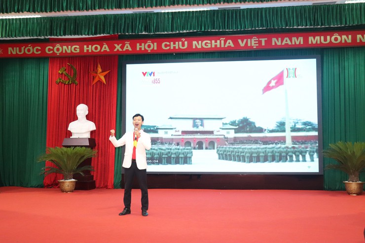 UBND xã Thuận An tổ chức trình chiếu trực tiếp Lễ diễu binh kỷ niệm Cách mạng Tháng Tám và Quốc khánh 2/9- Ảnh 6.