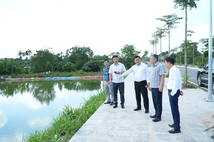 HĐND xã khảo sát việc thực hiện mời gọi đầu tư Nhà máy xử lý rác thải - Ảnh 2.