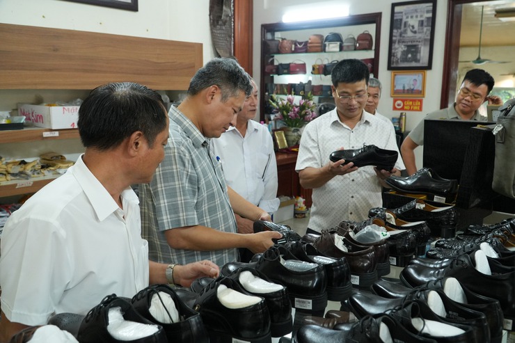 HĐND xã khảo sát việc thực hiện mời gọi đầu tư Nhà máy xử lý rác thải - Ảnh 3.