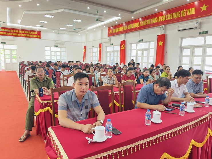 HỘI NGHỊ TẬP HUẤN KIẾN THỨC KỸ NĂNG SỐ CHO CÁC THÀNH VIÊN TỔ CHUYỂN ĐỔI SỐ CỘNG ĐỒNG- Ảnh 2.