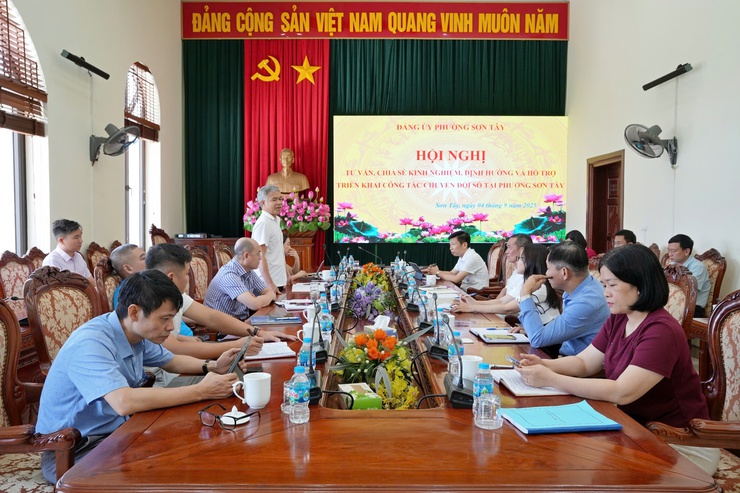 Tư vấn, định hướng công tác chuyển đổi số trên địa bàn phường Sơn Tây- Ảnh 2.