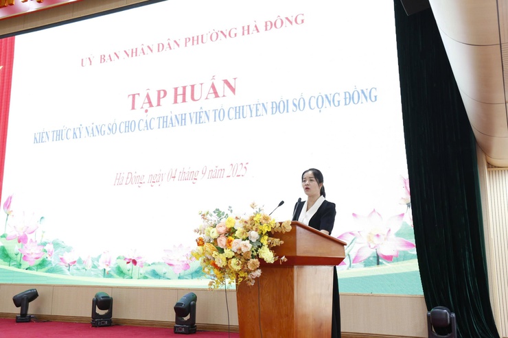 Thành viên 43 tổ chuyển đổi số cộng đồng phường Hà Đông tham gia tập huấn kiến thức kỹ năng số - Ảnh 1.